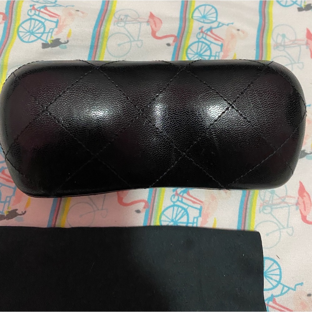 chanel sunglasses casing